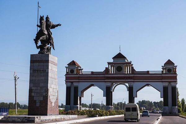 Мыйзамсыз менчиктештирилген 11,1 млн сомдук жер мамлекетке кайтарылды