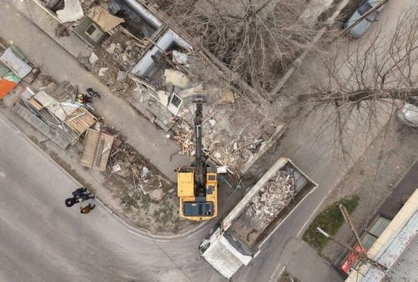 Эски автовокзал айланасындагы курулуштар алынат