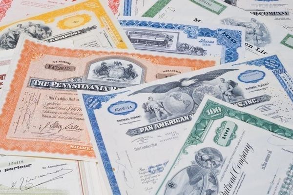 МинКаб баалуу кагаздар рыногундагы профессионал катышуучулар үчүн жаңы жобону бекитти