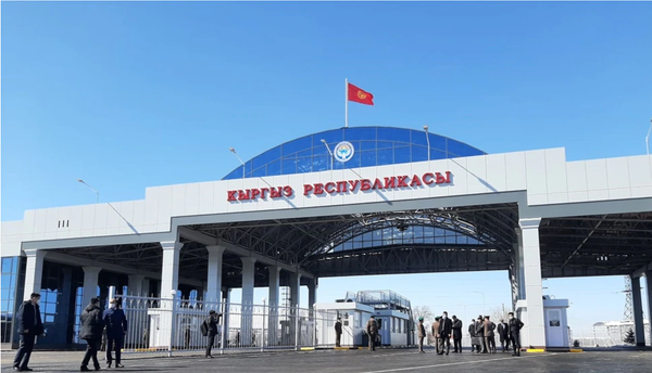 "Торугарт" жана "Эркечтам" өткөрүү пункттары убактылуу жабылат