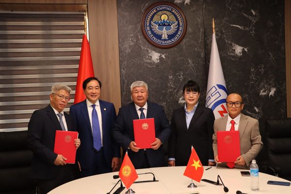 Кыргызстанда күн электр станциясын куруу долбоору ишке ашырылууда