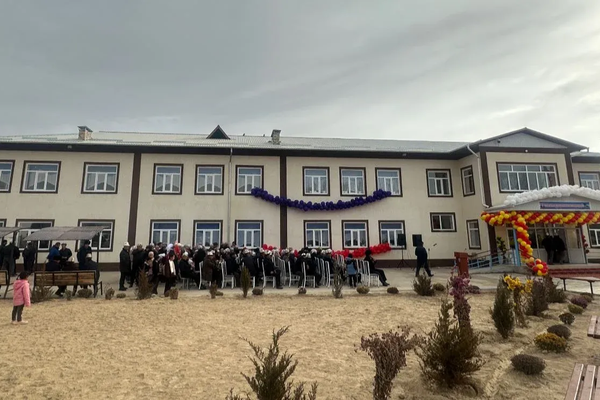 Ала-Бука районунда жаңы 150 орундуу мектеп ачылды