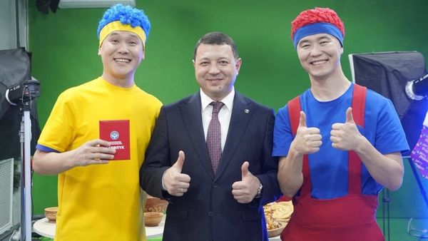 D Billions командасы маданият, маалымат жана жаштар саясаты министри тарабынан  сыйланды