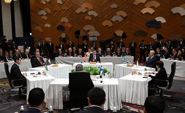 Садыр Жапаров “Борбордук Азия + Япония” Диалогунун Биринчи саммитине катышты