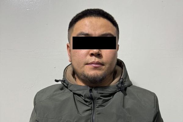 УКМКнын “жалган” кызматкери кармалды