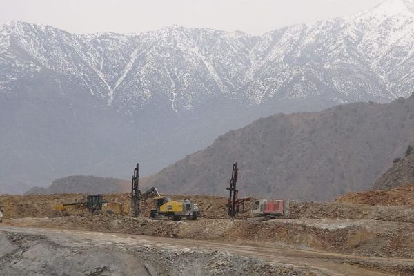 Жер казынасын пайдалануу лицензияларын кармоо төлөмдөрүнүн жаңы тартиби бекитилди