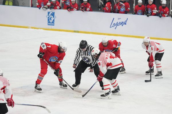 КРнын улуттук курама командасы (U20) хоккей боюнча Кытайлык оюнчуларды 4:1 эсебинде жеңип алышты