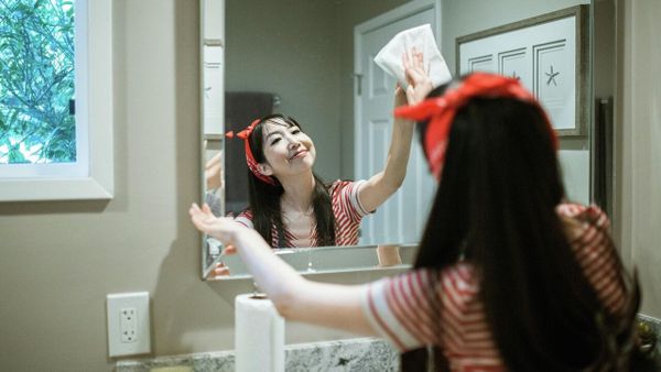 Кыргызстанда  аялдар үй жумуштарына 5 сааттай убакыт коротушат