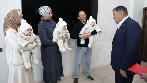 Үч эмдүү үй-бүлөгө эки бөлмөлүү батир берилди