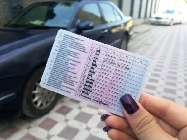 Эски үлгүдөгү айдоочулук күбөлүктөр качанкыга чейин жарактуу болот?