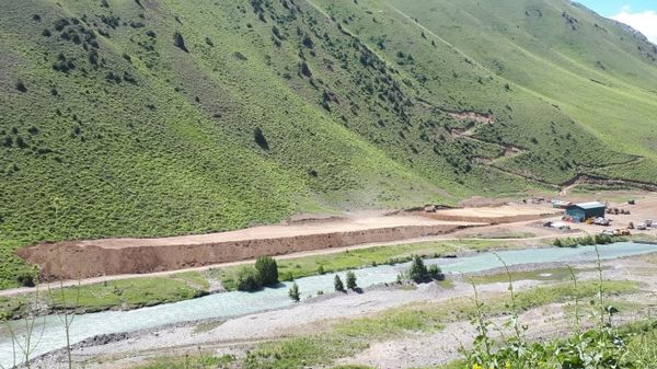 Silvercorp Metals Чаарат алтын кениндеги компаниянын 70% акциясын сатып алды