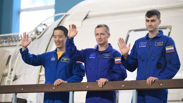 Орбитадагы космонавттар күнүнө 400 доллардан киреше табат