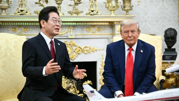 Д.Трамп Түштүк Кореядан импорттолчу товарлардын бажы төлөмүн 25%га жогорулатты