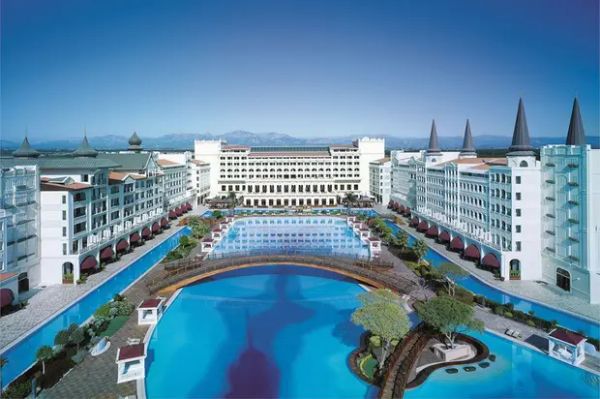 Түркиянын мейманканаларында иштөөнү каалагандар тандалат