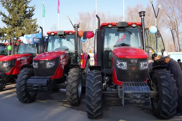 Былтыр дыйкандарга лизингге 9,8 млрд  сомдук техника берилген