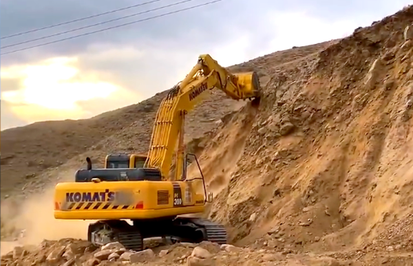 Тоң районундагы Ак-Терек–Дөң-Талаа унаа жолу кеңейтилип, оңдолууда