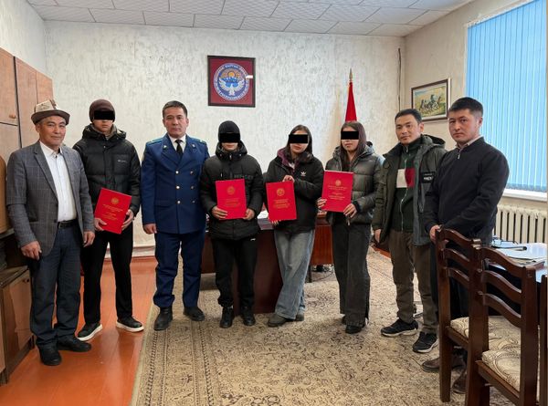 Нарында ата-энесинен ажыраган 5 балага жер тилкеси берилди