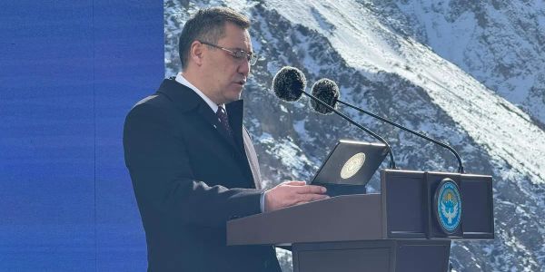 Президент ишкерлерге кысымсыз иштөө үчүн шарт түзүүнү тапшырды