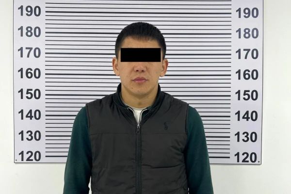 Таласта милиция кызматкери 100 миң сом пара талап кылып кармалды