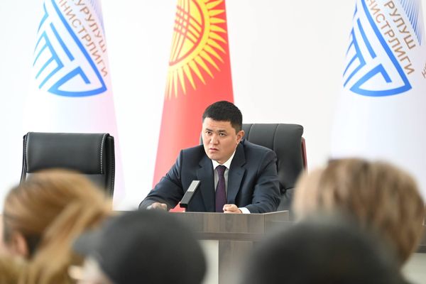 “Дөөлөт курулуш” компаниясынын объектилерин Курулуш министрлиги бүткөрөт