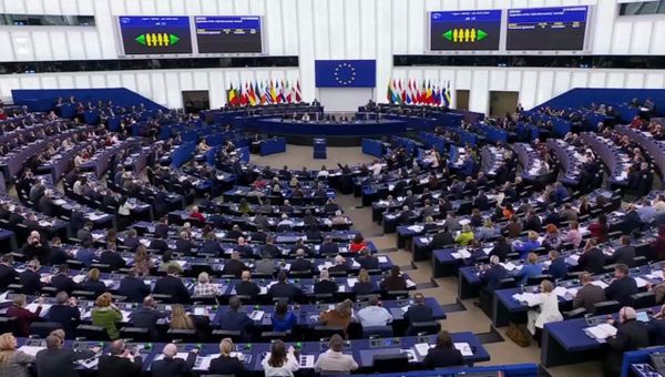 Европа парламенти Украинага 90 млрд евро пайызсыз насыя берүүнү жактырды