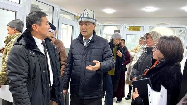 Эмгек министри Ош жана Баткенде социалдык кызматтардын сапатын текшерди