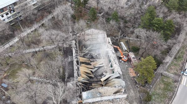 Бишкекте "Чатыр-Көл" кинотеатрынын ордуна маданий борбор курула баштады