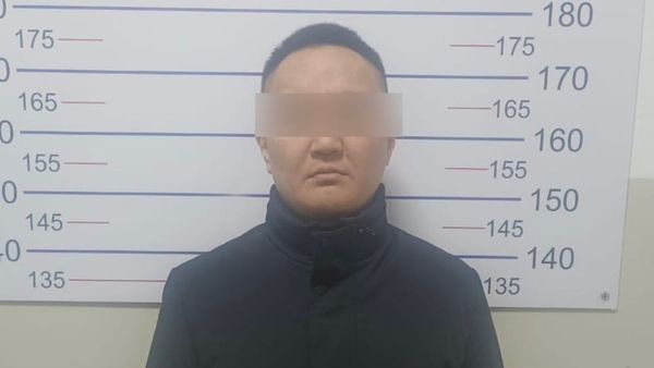 Октябрь РИИБи алдамчылык менен батир саткан жаранды кармады