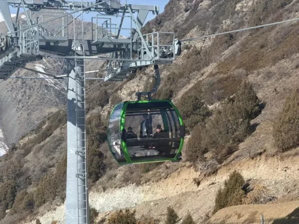 Ала-Арча паркынын аркан жолу менен көтөрүлүү баасы 600 сом