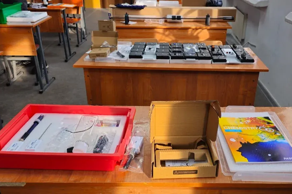 Кыргызстандагы 220 кластердик мектеп заманбап STEM жабдуулар менен камсыздалды