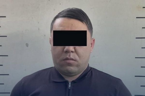 Ош шаарында ишкерден опузалап акча талап кылган жаран кармалды