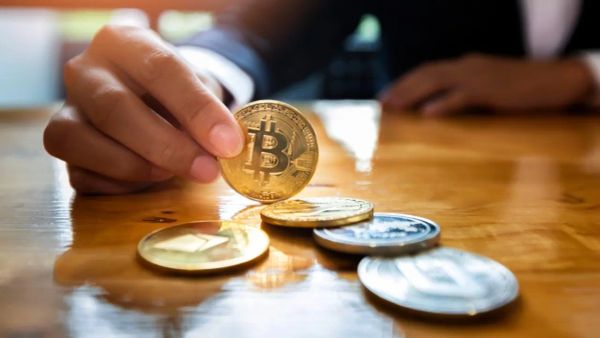 Бир жумада дүйнөлүк криптовалюта рыногу 467,6 млрд долларга азайды