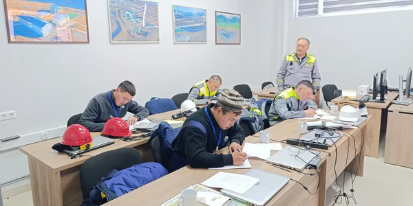 «Жерүй» алтын кен казуу комплексинде жаңы кызматкерлер үчүн баштапкы даярдоо курстары башталды