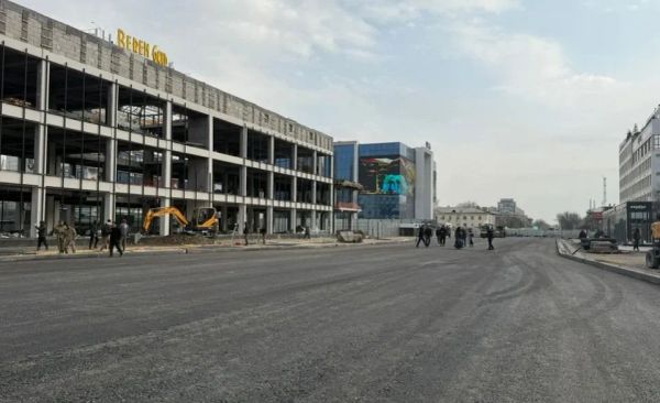 ЦУМдун жанындагы 3 кабаттуу имарат толук бузулат