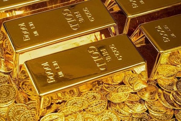 Дүйнөлүк рынокто алтын арзандап, унциясы 5 миң доллардан төмөн түштү