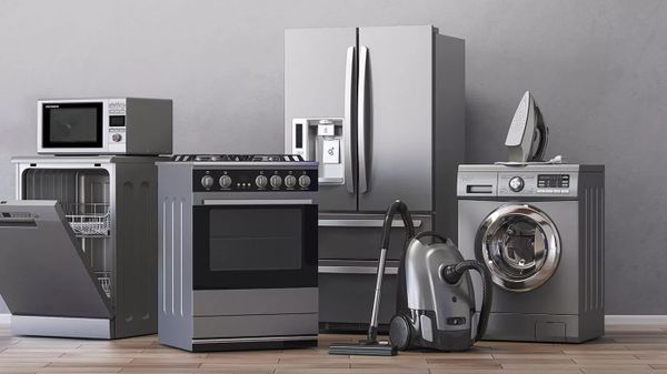 Эки айда КММ арзандап, кийим, турмуш-тиричилик техникасынын баасы өстү