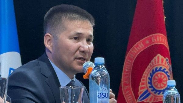 Мага алдамчылар мэрдин атынан акча которууну суранып жазышкан – Ж.Чуштуков