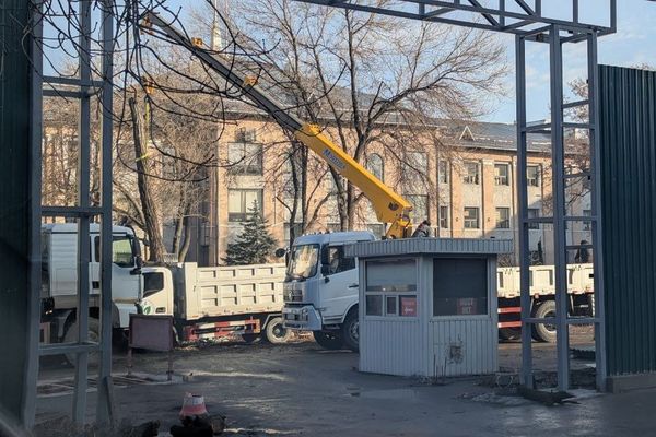 Мэриянын артына 9 кабаттуу имараттын ордуна жер алдындагы паркинг курулат