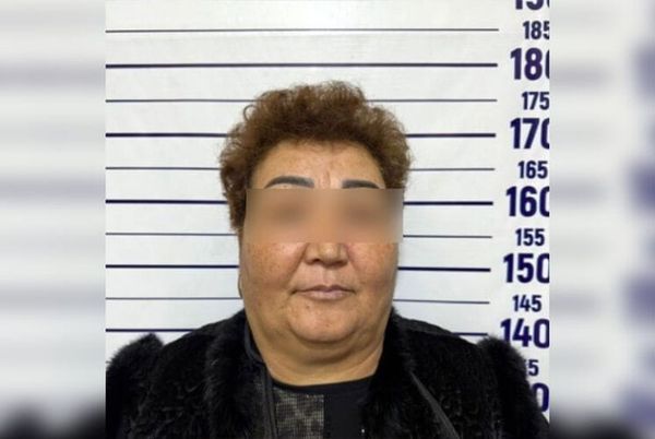 Алтын сатып берем деп 4 млн сомду алдап кеткен аял кармалды