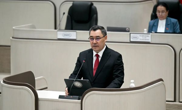 Президент: Ишкерлердин мүлкүн тартып алгандар кайра кайтарып беришет