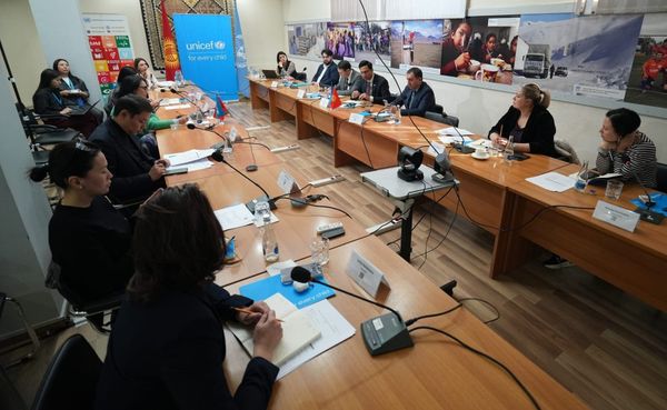 Кыргызстандын балдары үчүн бизнес биригүүдө