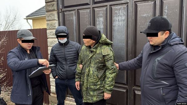 Адвокат 25 миң доллар алып, дагы эмнеге 7 миң доллар талап кылган?