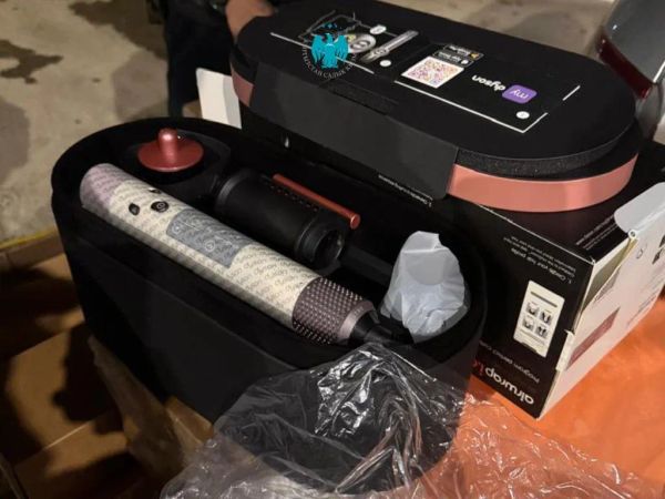 "Ак-Жол" өткөрмө пунктунда 5 млн сомдук мыйзамсыз товар кармалды