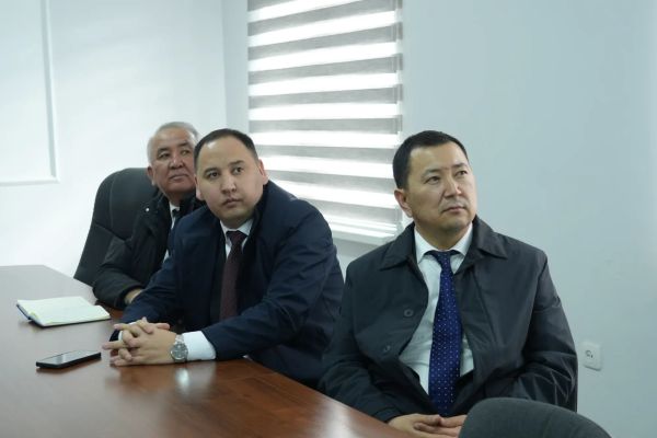 Министр Эрлист Акунбеков ветеринардык коопсуздук боюнча маалымат алды