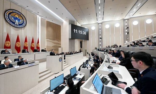 Кыргызстанда импорттун көлөмү 60%га чейин азайды – Садыр Жапаров