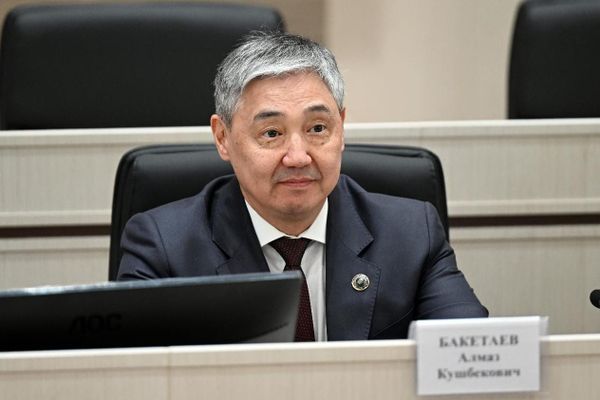 Алмаз Бакетаев КРнын Улуттук банкынын төрагасы болуп дайындалды