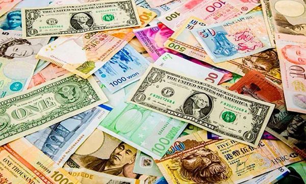 Улуттук банк: эски эмес чет өлкө валюталарын 1-октябрга чейин сыртка алып чыгуу керек