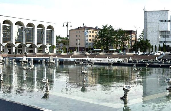 Бишкекте шаар күнүнө карата фонтандар ишке киргизилет