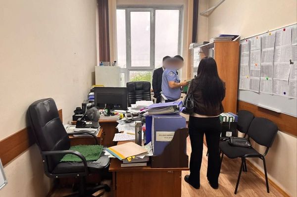 Бишкекте электр тармактар ишканасында коррупциялык схема аныкталды