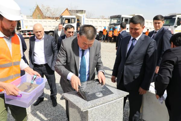 Бишкекте УКМКнын бала бакчасынын пайдубалына мезгил кутусу салынды